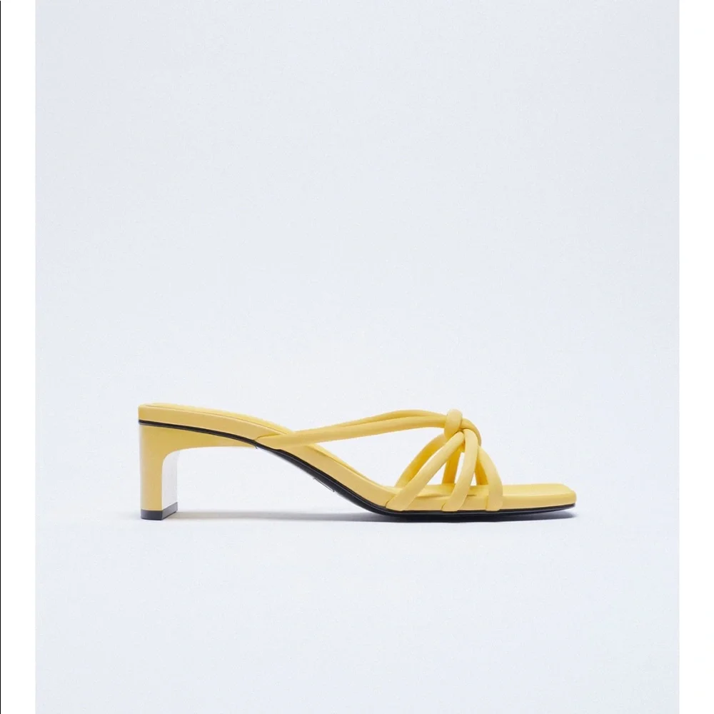 Zara Sandals bloggers fav - Picture 15 of 15